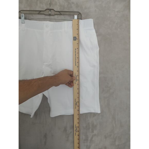 Under Armour, NWT, Mens Golf Shorts White, Size 42 Inseam 10" Pockets Retail $70 - Picture 5 of 14